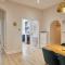 Host & Stay - Huntcliff View Apartment