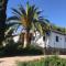 Casa Algarrobo by Rosas Cantares