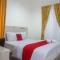 RedDoorz near Araya Family Club House - Malang