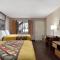 Super 8 by Wyndham Universal City