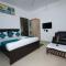 Aristo Serviced Apartment near Kokilaben Dhirubai Ambani Hospital for Family Only