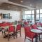 Holiday Inn Express & Suites - West Omaha - Elkhorn, an IHG Hotel - Omaha