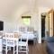 Weedingshall Lodges