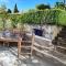 Kowhai Apartment - private opposite golf course central Wanaka - 瓦纳卡
