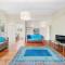 Blue Gate Cottage - Waikanae Beach Holiday Home