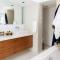 Clifton YOLO Spaces - Clifton Beachfront Penthouse