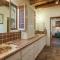 Foothills Retreat- Patios, Rooftop Deck, Quiet, 2BR
