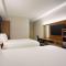 Microtel Inn & Suites by Wyndham Kelowna - Kelowna