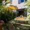 JUNGLE KEYWEEK Townhouse with terrace and garden
