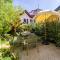 JUNGLE KEYWEEK Townhouse with terrace and garden