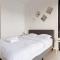 Oַ&O Group- Luxury APT Tower Spectacular Sea View