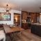 Relax in Luxury - Two Large Patios, Jacuzzi, Indoor Outdoor Fireplace