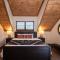 Relax in Luxury - Two Large Patios, Jacuzzi, Indoor Outdoor Fireplace