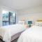 Queenstown Lake and Mountain View Retreat Free Wifi Free Street Parking