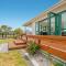 The Sunny Bach - Cooks Beach Holiday Home