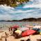 Praia de Quatro Ilhas a 50 metros do mar