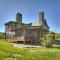 Firefly Farmhouse - Riverfront Modern 2 Bedroom w loft