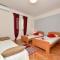 Apartments Markulin 3562 - Preko