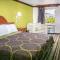 Super 8 by Wyndham San Marcos