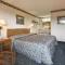 Super 8 by Wyndham Brownsburg