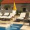 Dvori Stipanovi with heated pool and jacuzzi - Donje Rašćane