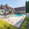 Villa with heated swimming pool, sauna and garden