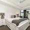 Waterfront Melbourne Apartments