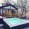 Glass House & SPA - DCA Certified -