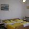 Apartments and Rooms Artemida