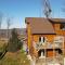 Walnut Ridge Cabin. Sleeps 7-11! Hot tub, pool table, minutes to downtown Gatlinburg!