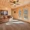 Walnut Ridge Cabin. Sleeps 7-11! Hot tub, pool table, minutes to downtown Gatlinburg!