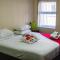 Lymedale Suites Studios & Aparthotel in NEWCASTLE UNDER LYME & STOKE - 莱姆河下游的纽卡尔斯