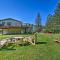 Cozy Apt with Hot Tub and Deck, 10 Mi to Stowe Resort!