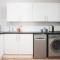 Brynglas Newport flat sleeps 8 - Mycityhaven
