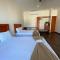 La Lola Hotel & Suites