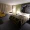 Super 8 by Wyndham Hearst ON