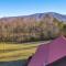 Beautiful View! Log cabin,Fireplace,Hot Tub,Arcade,Pool,Fishing - Sevierville