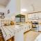 Luring Lakefront Landing - Groveland