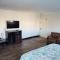 Ocean Surf Inn & Suites - Huntington Beach