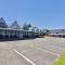 Gables Lakefront Motel