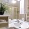 Seaside Guesthouse by JR City Apartments
