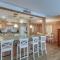 Quaint Beach Block Cottage, 100 steps to the beach