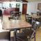 Econo Lodge Inn & Suites