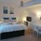 Two Sails Brixham - Spacious modern family seaside home - parking - wood-burner - dog friendly