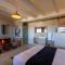 Inverdoorn Game Reserve Lodge