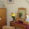 Harlequin Guest House with parking
