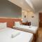 iHotel Uptown BGC - Manila