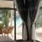 Timothe Beach Hotel & Apartments