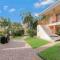 Carlton House Motel and Suites