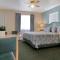 Carlton House Motel and Suites